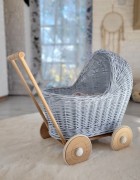 31704-wozek_dla_lalek_wiklinowy_niebieski_10.jpg