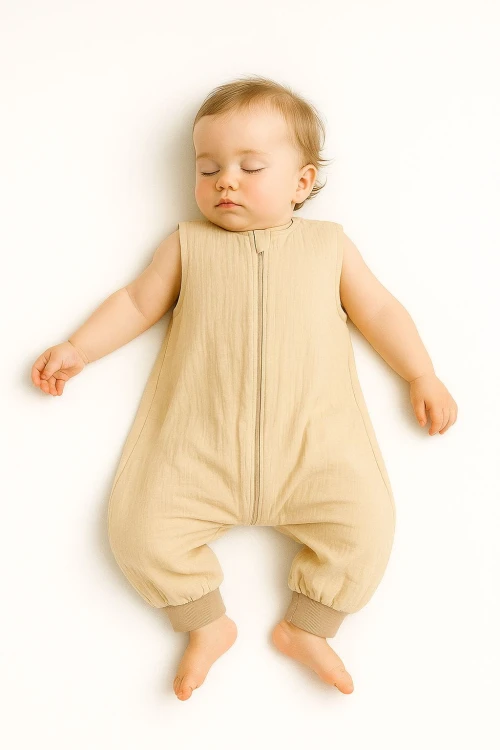 spiworek-muslinowy-z-nogawkami-kremowy-maly-00_co.jpg